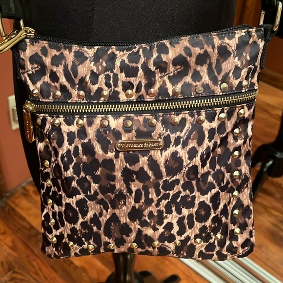 NWOT Victoria’s Secret Leopard Print Bag & Wallet Set - Picture 1 of 15